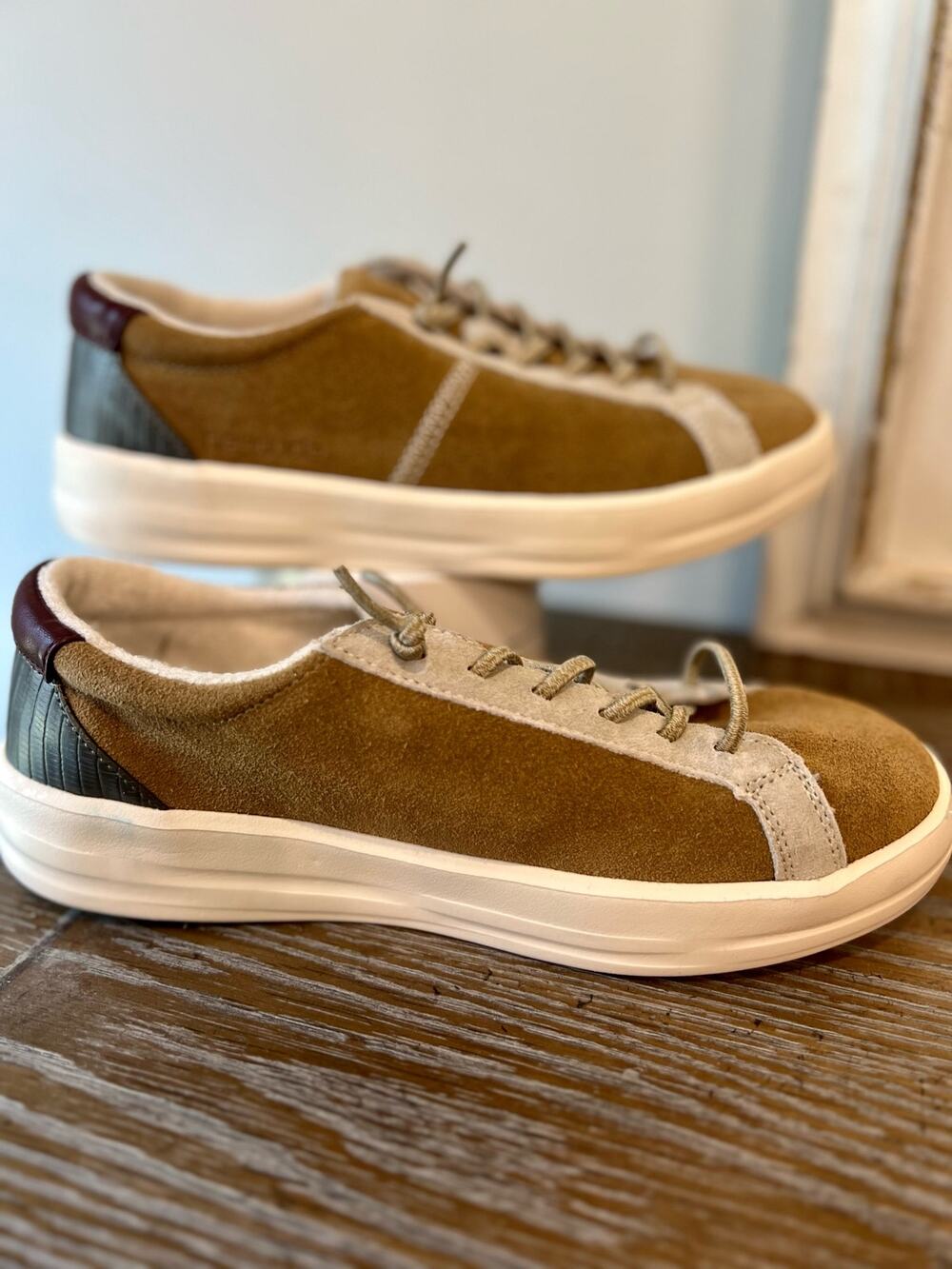 Hey Dude Women’s Karina Suede Slip-on Shoes Size 6 Hey Dude